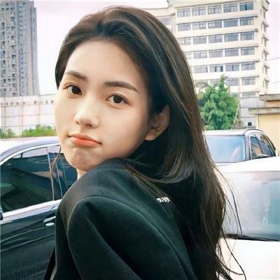 昂首挺胸